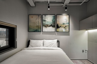 B9 Tailor Serviced Home near Hongik Univ