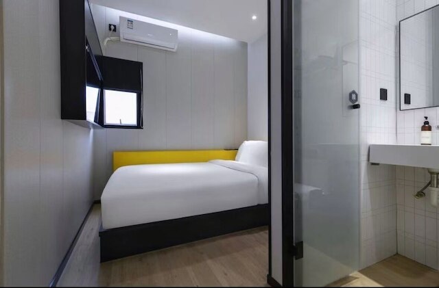 yibaijiudianlangaoluditiezhandian