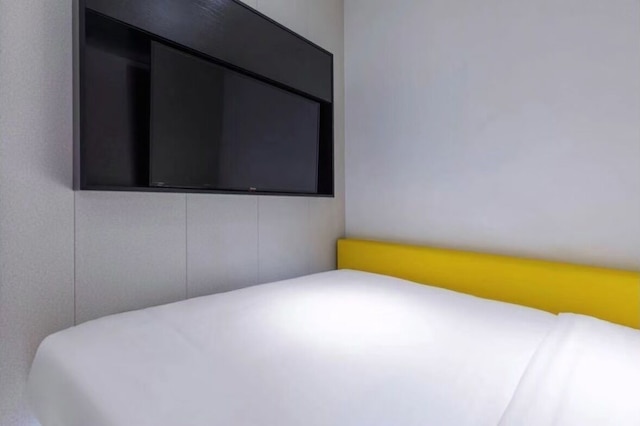 yibaijiudianlangaoluditiezhandian