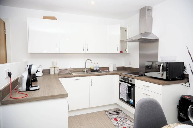 アパートメント-スリープス4-ストリートパーキング-バルコニー-デュプレックス