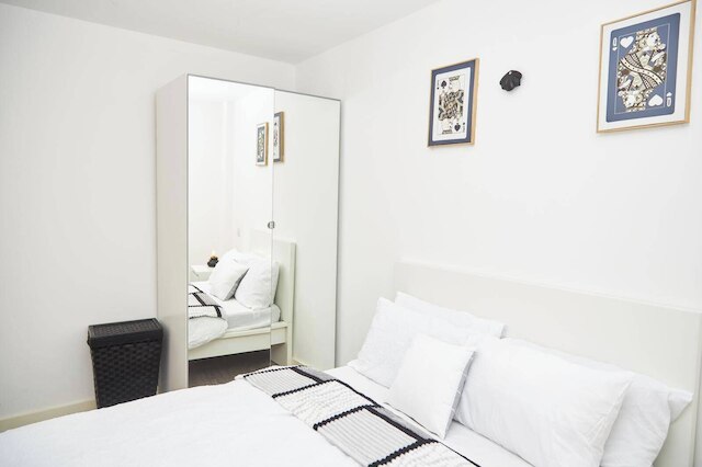 アパートメント-スリープス4-ストリートパーキング-バルコニー-デュプレックス