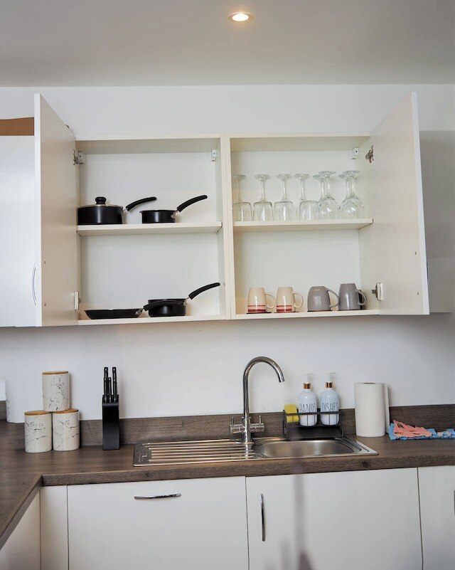 アパートメント-スリープス4-ストリートパーキング-バルコニー-デュプレックス