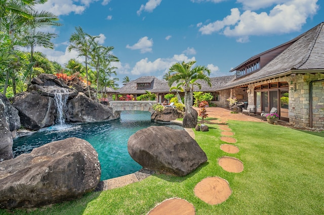 アニニ ビスタ ドライブ エステート