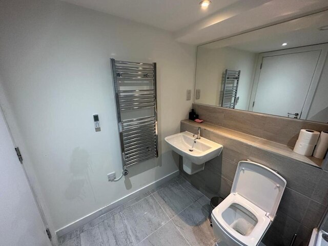 セントラル トラフォード アパートメント フリー パーキング