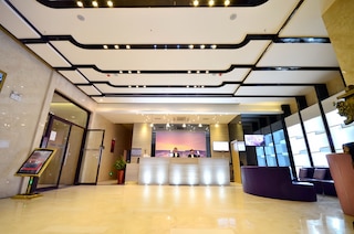 Lavande International Hotel Wuhan Jiedaokou University of Technology Mafangshan Campus Branch