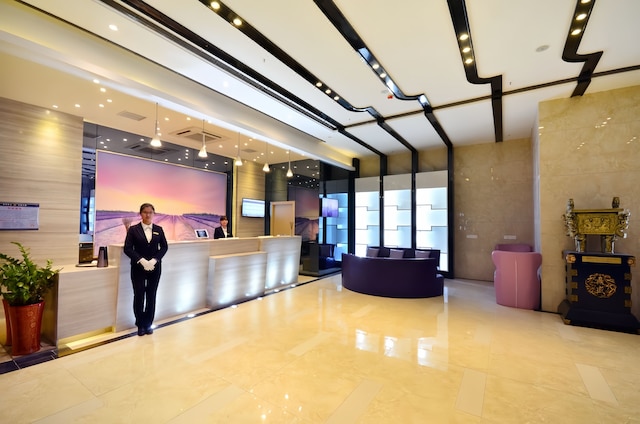 Lavande International Hotel Wuhan Jiedaokou University of Technology Mafangshan Campus Branch