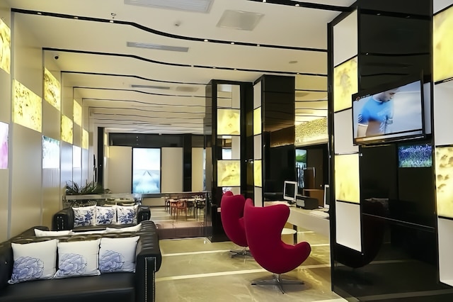 Lavande International Hotel Wuhan Jiedaokou University of Technology Mafangshan Campus Branch