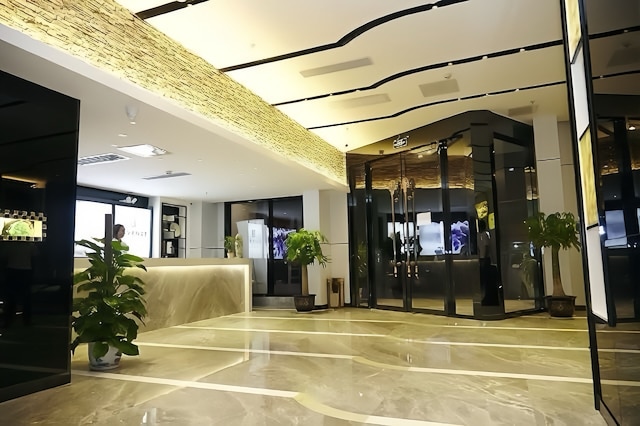 Lavande International Hotel Wuhan Jiedaokou University of Technology Mafangshan Campus Branch