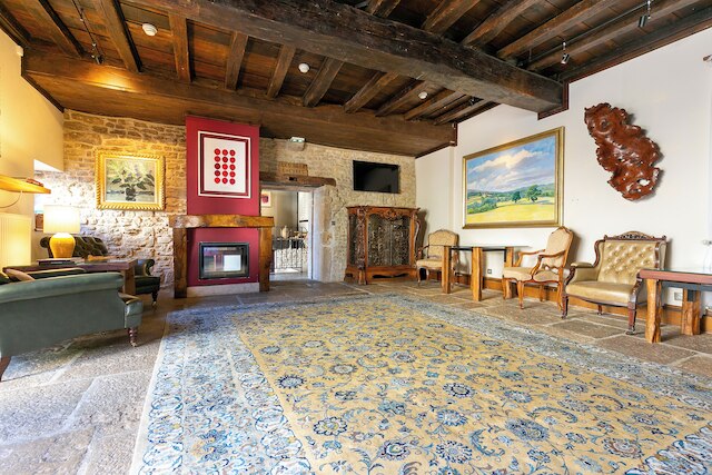 オテル レ ドゥ シェーヴル ジュヴレ シャンベルタン