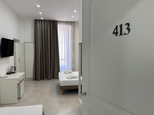 エンジョイ ルームズ ナポリ