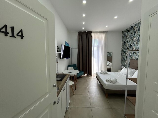 エンジョイ ルームズ ナポリ