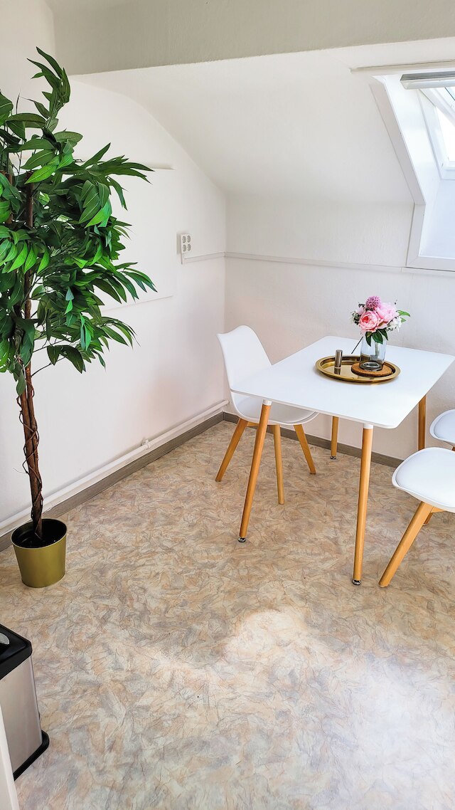 DG レヒツ 40m 2-ツィマー ヴォーヌング