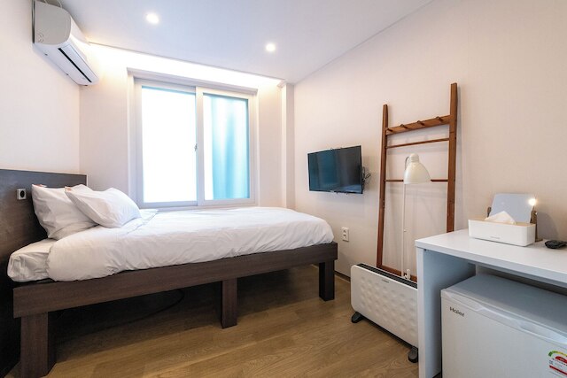 Crashin Yongsan Guesthouse