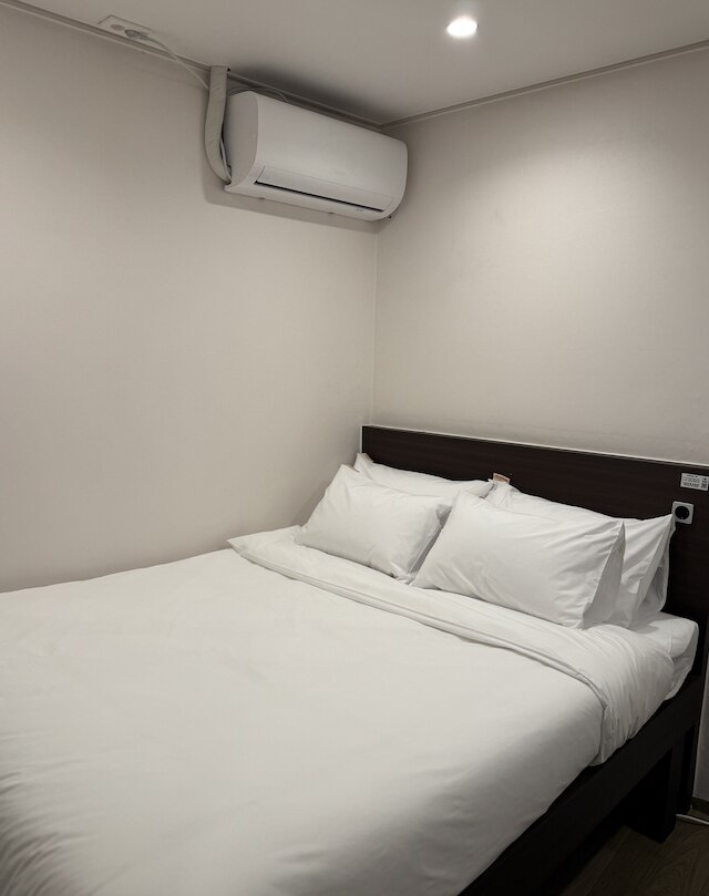 Crashin Yongsan Guesthouse