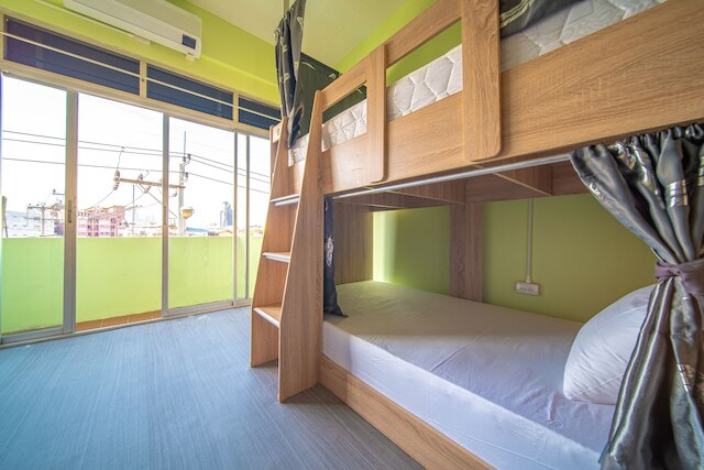 アーバンネスト ホステル