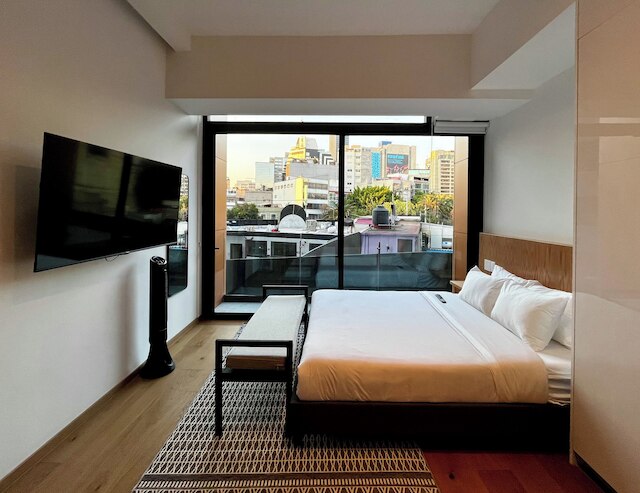 アイコン ローマ 517 バイ ウィンウッド ハウス