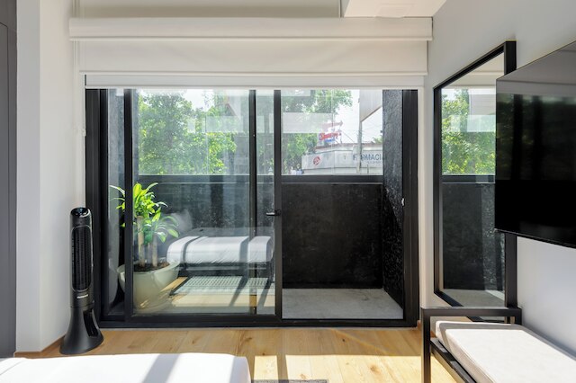 アイコン ローマ 517 バイ ウィンウッド ハウス