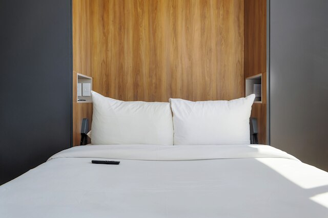 アイコン ローマ 517 バイ ウィンウッド ハウス