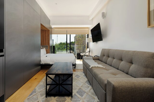 アイコン ローマ 517 バイ ウィンウッド ハウス