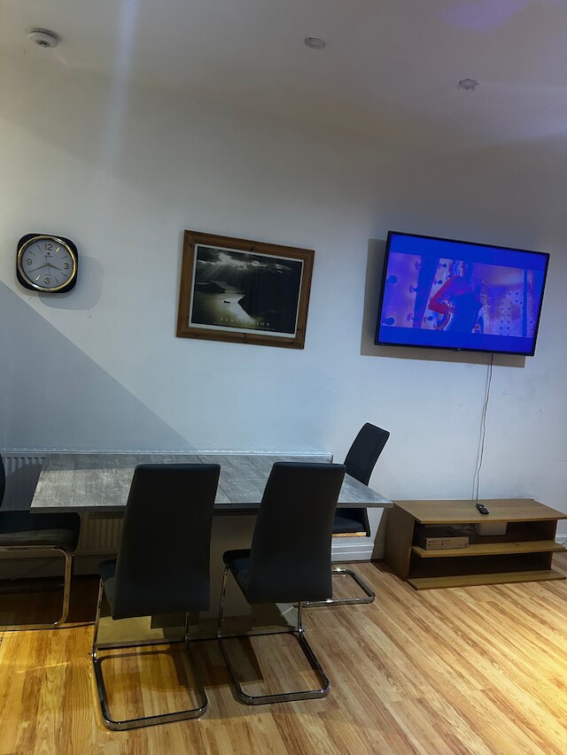 スタニング 4ベッドルームズ フラット