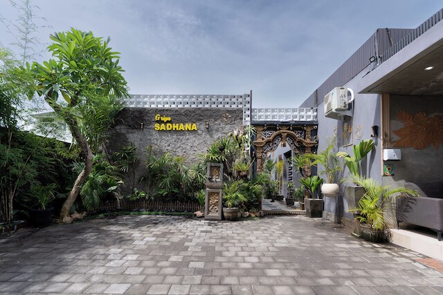 グリヤ サダナ デウィ スリ