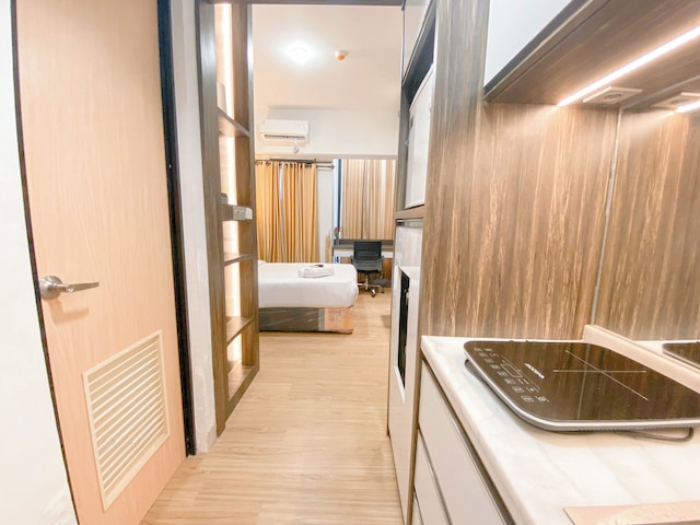 コージー アンド ホーミー スタジオ アット ザ オルトン アパートメント