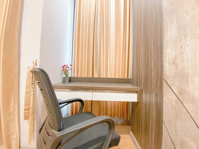 コージー アンド ホーミー スタジオ アット ザ オルトン アパートメント