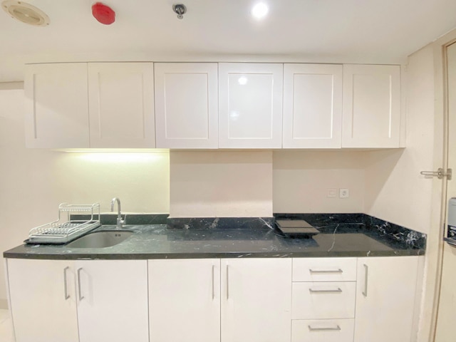 コンパクト アンド ナイス コンバインド ユニット 1 ベッドルーム アパートメント アット ウォーホル (ウィズ レジデンス) レジデンス