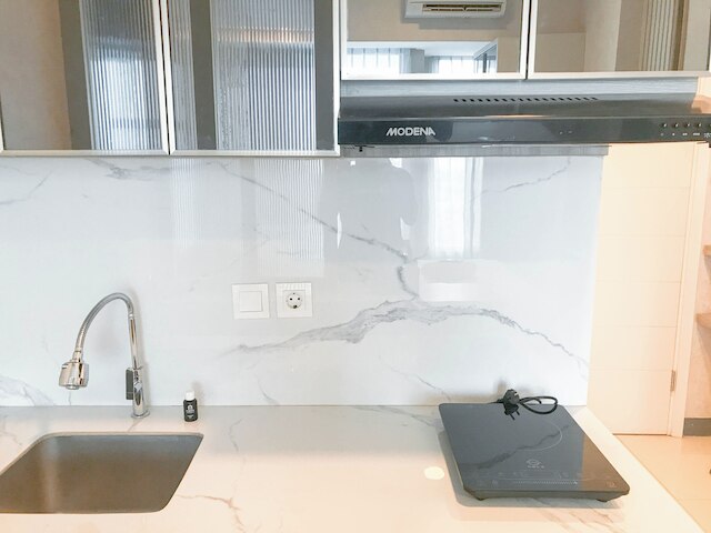 モダン アンド コンフォータブル スタジオ アット ベンソン スーパーモール マンション アパートメント