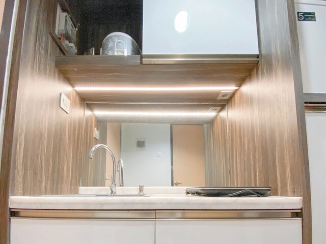 コンフォータブル アンド ホーミー スタジオ アット ザ アルトン アパートメント