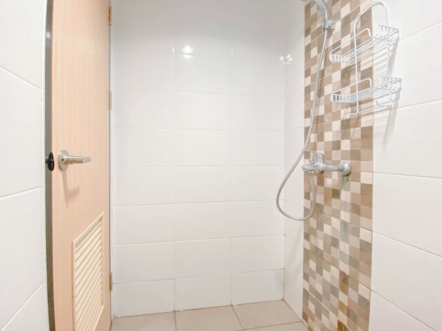 コージー アンド ホーミー スタジオ アット ザ アルトン アパートメント