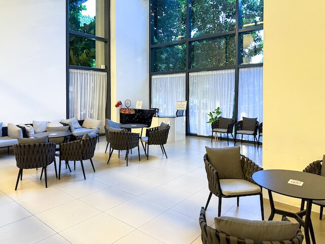 ムーンウェイ ラグジュアリー スイーツ アット イートン レジデンス