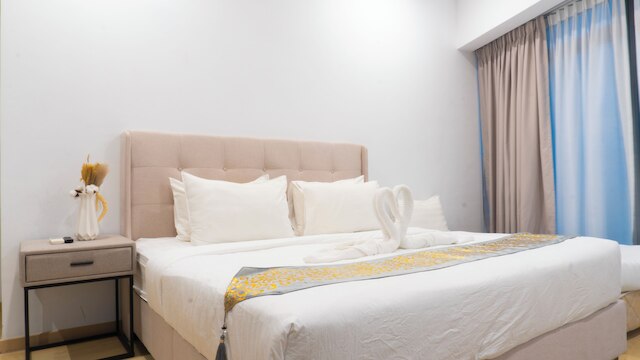 ムーンウェイ ラグジュアリー スイーツ アット イートン レジデンス