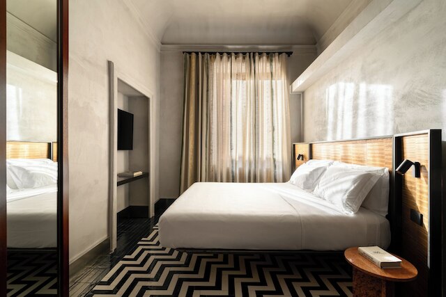 ウニクム スイート グランデ アルキヴィオ ナポリ