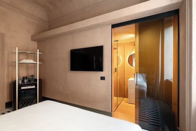 ウニクム スイート グランデ アルキヴィオ ナポリ