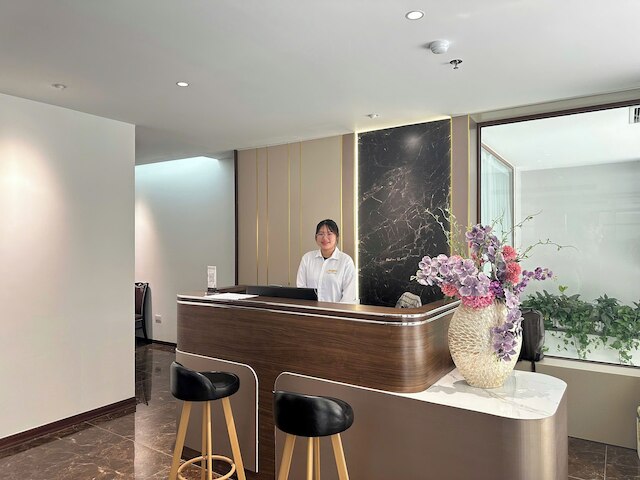 ラックス パラダイス プレミアム ホテル グエン カック ヒエウ