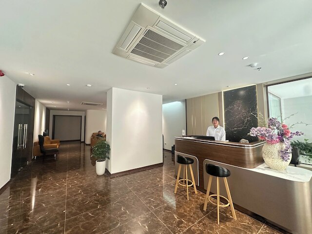 ラックス パラダイス プレミアム ホテル グエン カック ヒエウ