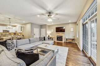 サウス ループ スリー ベッドルーム トゥ バス ホーム