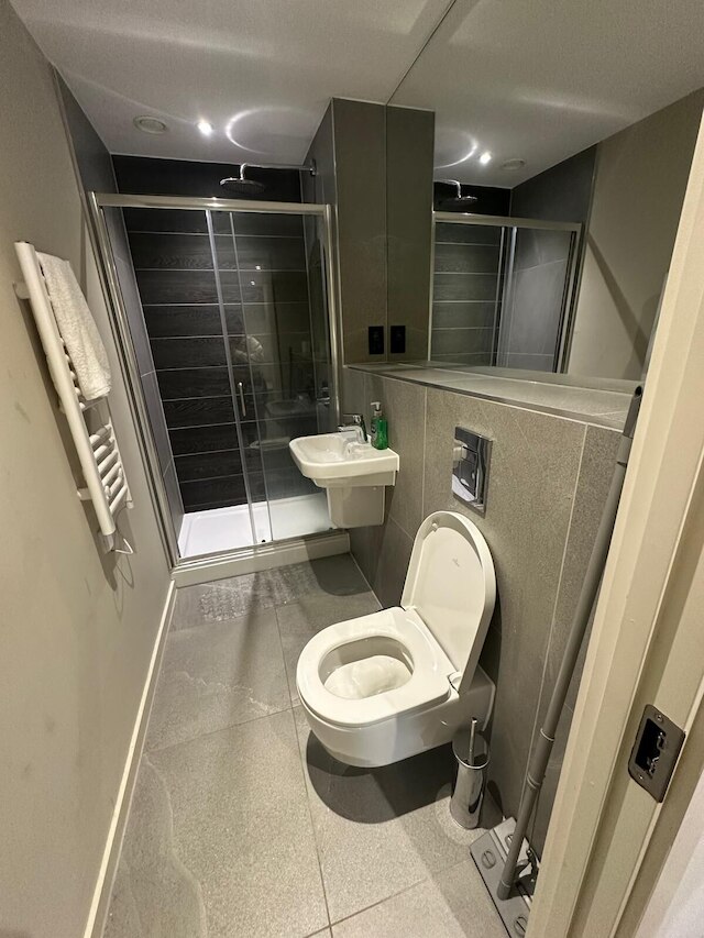 2 ベッドルーム 2 エンスイート バルコニー シティビュー パーキング セントラル