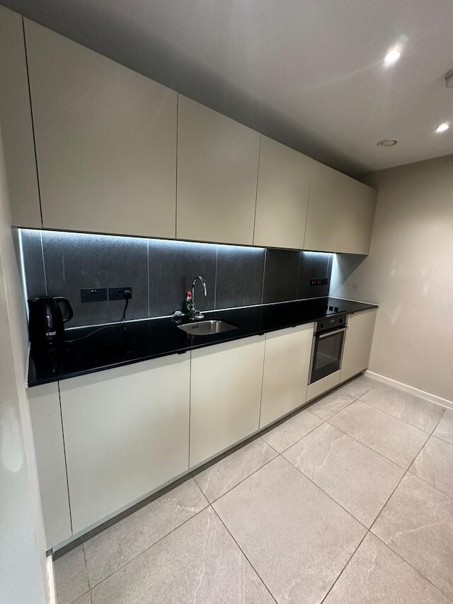 2 ベッドルーム 2 エンスイート バルコニー シティビュー パーキング セントラル