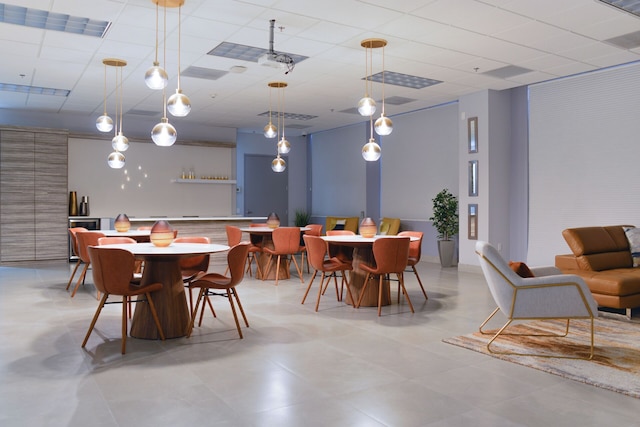 スカイ ハイ 31st フロア コンド ウィズ パーキング