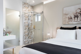 アテネズ ゴールデン ライト プレミアム レジデンス