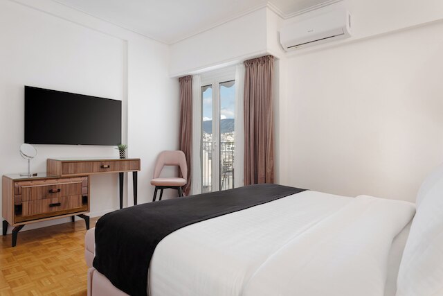 アテネズ ゴールデン ライト プレミアム レジデンス