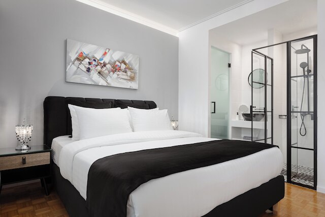 アテネズ ゴールデン ライト プレミアム レジデンス