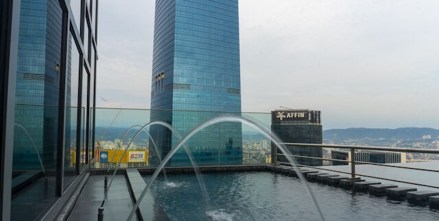 ムーンウェイ ラグジュアリー スイーツ アット CORE レジデンス