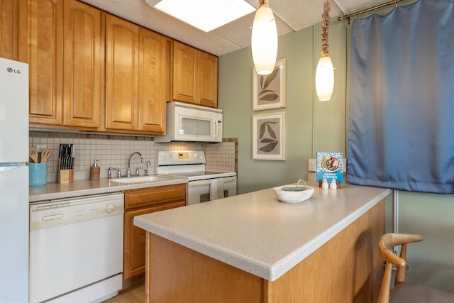 キヘイ カイ ナニ #8-363 1 ベッドルーム コンド