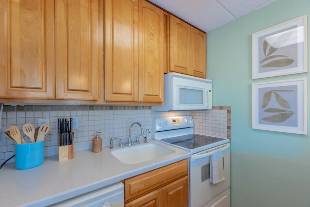 キヘイ カイ ナニ #8-363 1 ベッドルーム コンド