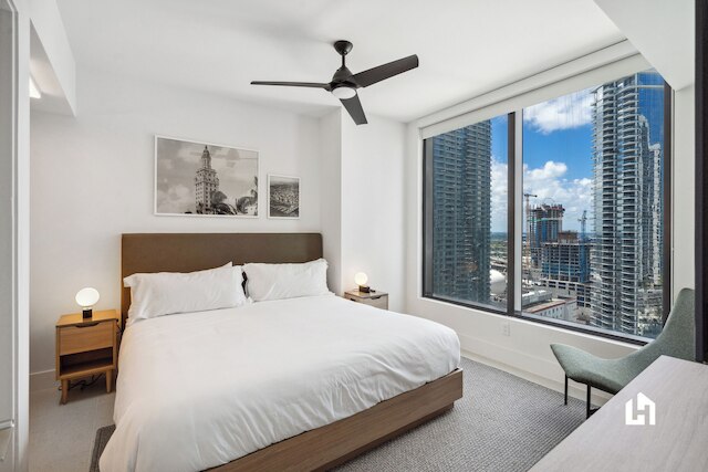 スタイリッシュ アパートメンツ ウィズ パーシャル オーシャン ビューズ イン ダウンタウン