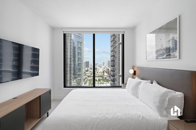 スタイリッシュ アパートメンツ ウィズ パーシャル オーシャン ビューズ イン ダウンタウン