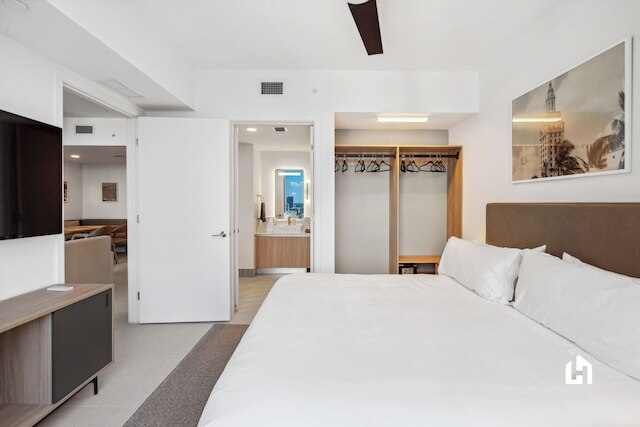 スタイリッシュ アパートメンツ ウィズ パーシャル オーシャン ビューズ イン ダウンタウン